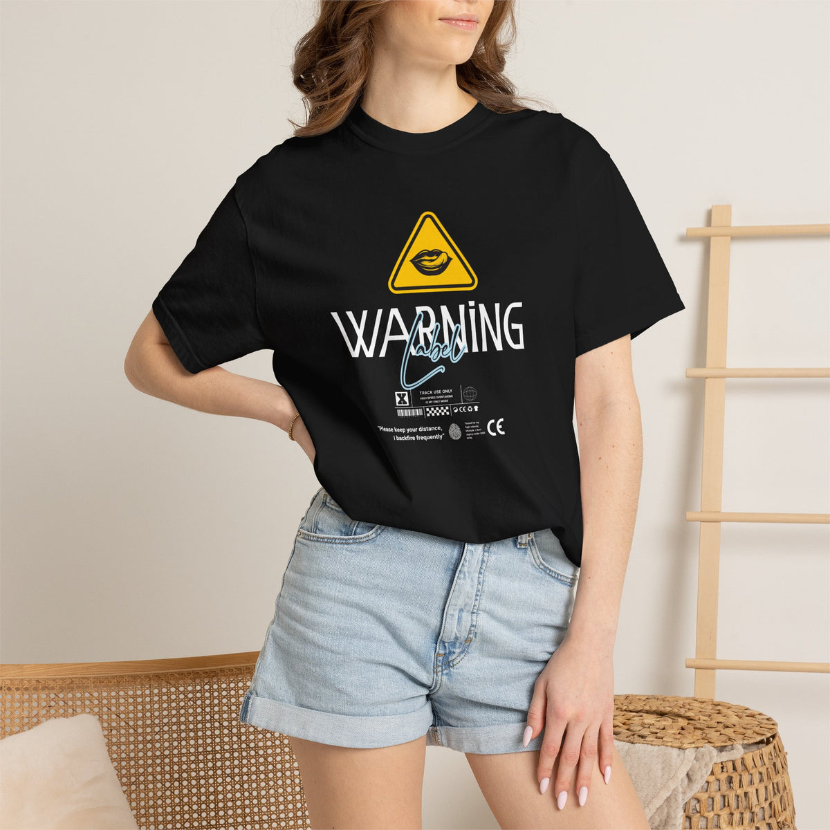 「警告ラベル」ボックス型警告Tシャツ