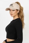 Gorra de mujer para coleta alta — Cierre magnético (Beige)